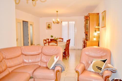 Garden House 3 chambres, parking privé, 15min La Rochelle, 20min île de ré, proche golf de la prée, wifi,