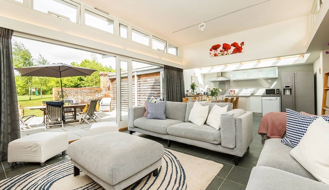 Garden House - a cottages sleep 6 that sleeps 6 guests in 3 bedrooms