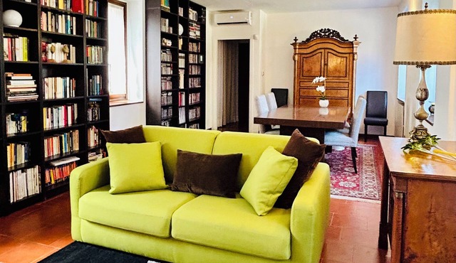|Garden House| Apartment with private garden 20 minutes from Milan