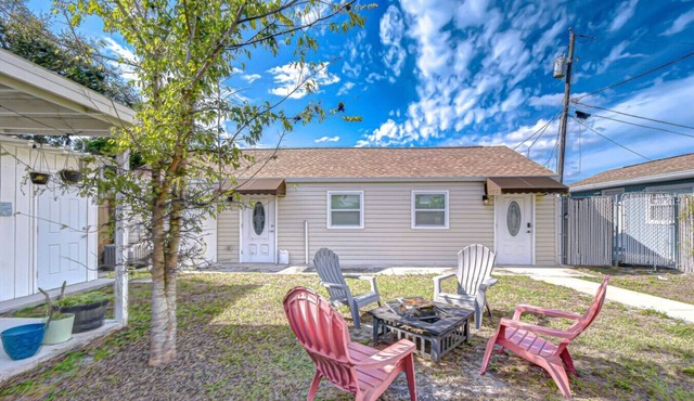 Garden House: Relaxing vibes & three miles to IMG