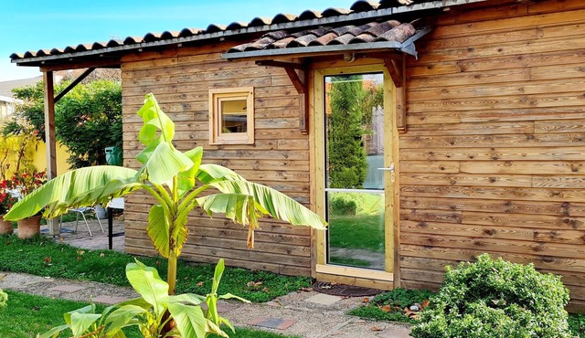 Garden hut