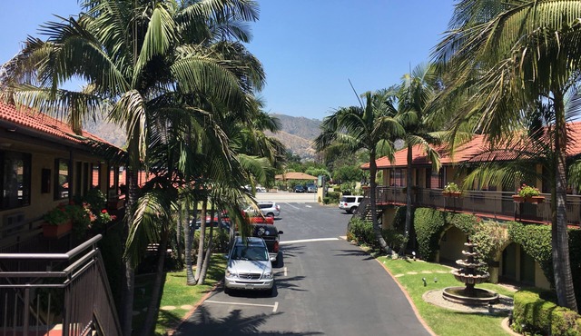 Garden Inn & Suites