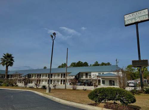 Garden Inn & Suites