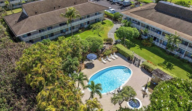 Garden Island Escape! Perfect Vacation | Onsite Pool + Hot Tub + Free Parking