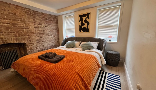Garden-Level Retreat by Van Vorst Park min.30days