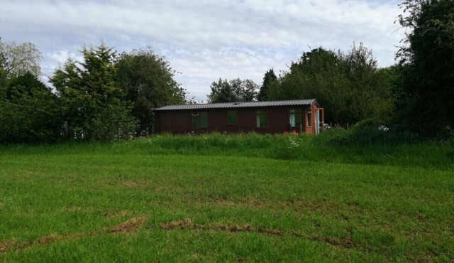 Garden Lodge with Countryside Views