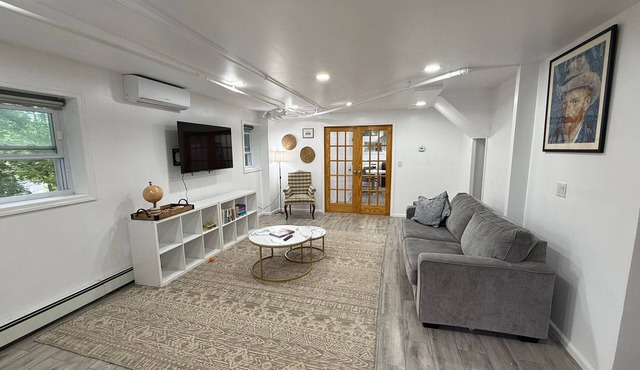 Garden Loft with Patios & Green Space · Westchester Retreat