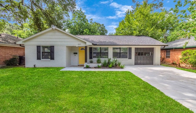 Garden Oaks Cottage - Central and Family-Friendly