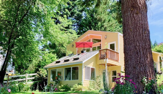 Garden Oasis the Heart of Woodinville Wineries