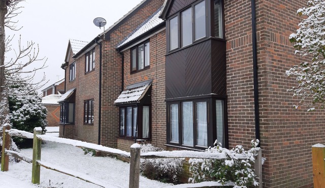 Garden-parking-3 Guests-wifi-20minsgatwick