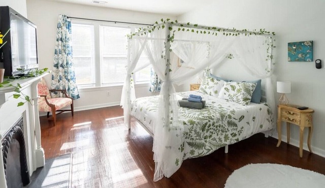 Garden Penthouse in RVA! 3 Bedroom, 3 Bath!