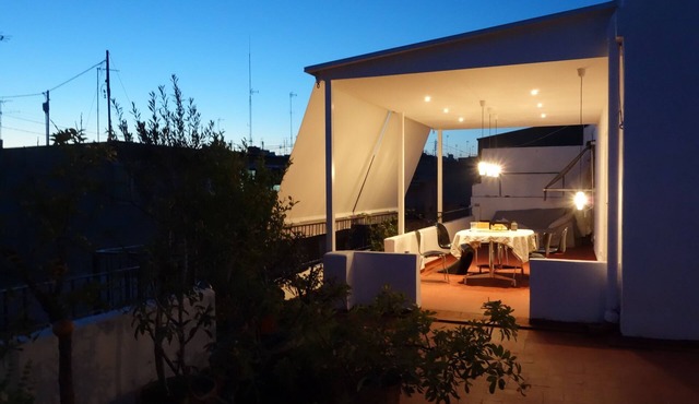 Garden Penthouse Mercado Alicante, 70m2 calm and sunny terrace