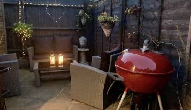 Garden retreat, private garden, and parking