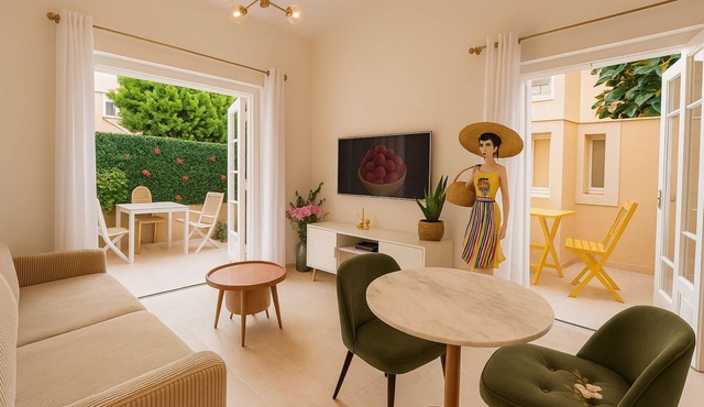 Garden Retreat · Old Town Antibes · 1BR House with Private Garden