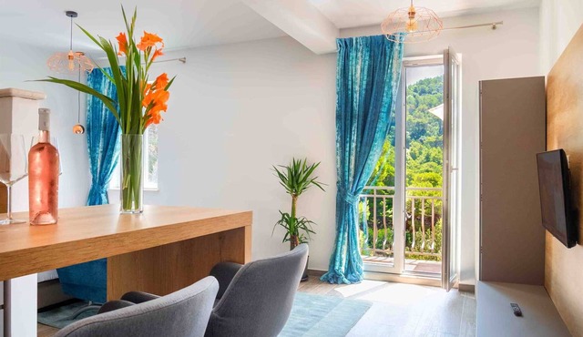 Garden Secret TOP FLOOR - studio apartment