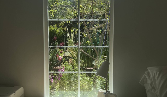 Garden Studio 5 minutes to downtown