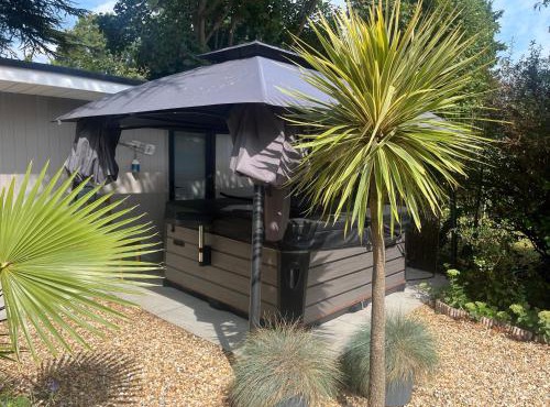 Garden Studio & Hot Tub