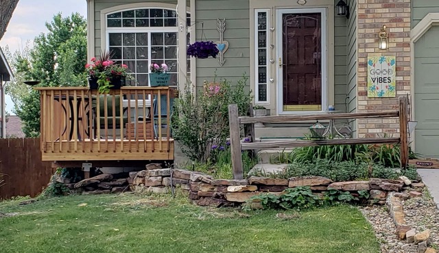 Garden Studio Retreat with non - modern relaxing & Private Entrance - Quaint