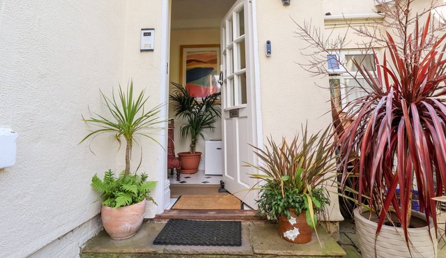 GARDEN SUITE, family friendly, with a garden in New Brighton