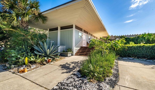 Garden Suite in midcentury modern oceanfront estate with oceanfront pool