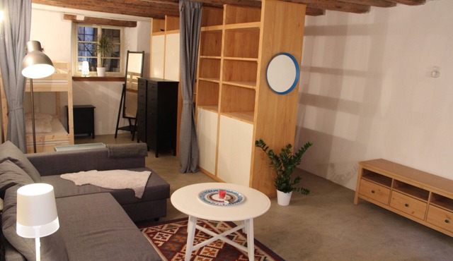 Garden suite located near lake, train station, shops and restaurants