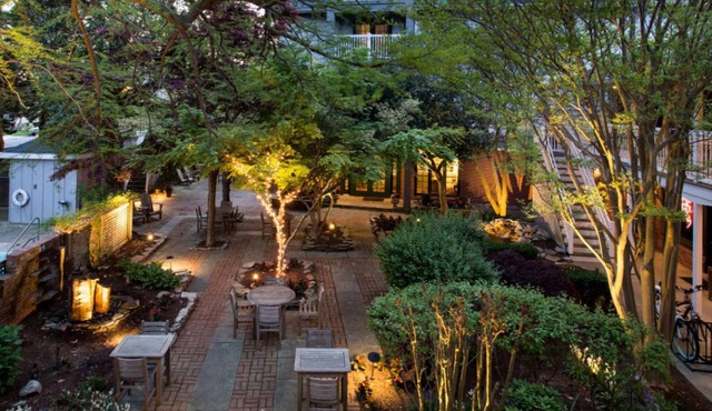 Garden-View Club Suite | Fireplace & Balcony
