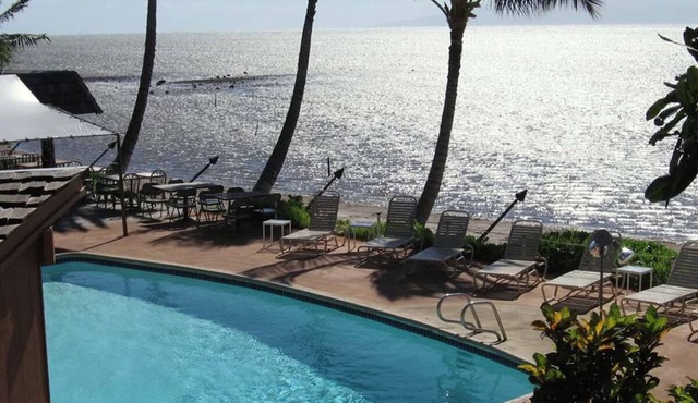 Garden View Full: Cozy Comfort, Tropical Garden Views at Hotel Molokai