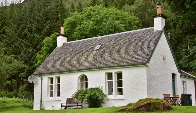 Gardener's Cottage - traditional Scottish property in stunning Glen Lyon