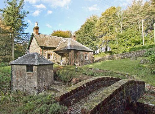 Gardener's Cottage-Uxt