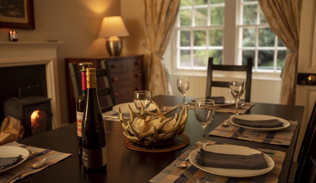 Gardener's House - a traditional stone 3 bedroom house on Arniston Estate