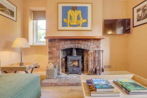 Gardeners Cottage - Hot Tub Packages Available