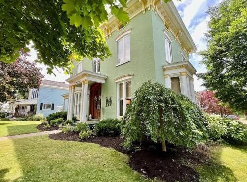 Gardenia Suite - The Belvedere Inn