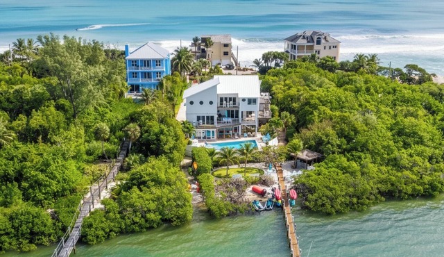 Gardens @ Bathtub Beach: 11BR/7BA Ocean2River, Pool, Spa, Elevator, Dock, Beach!