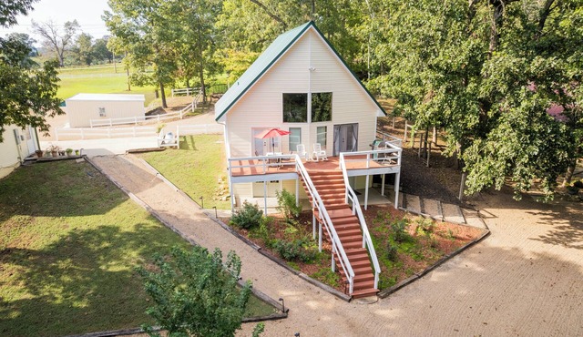 "Gardenside Chalet" Walk-in Norfork River Access in Norfork, AR