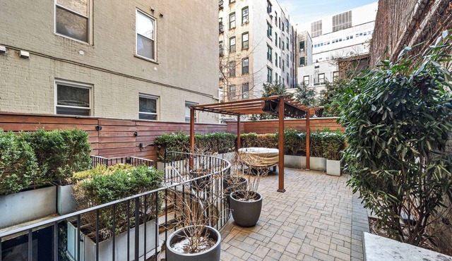 Gardenstone by RoveTravel Duplex w Private Patio