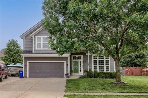 Gardner 5 bedroom and 3 baths Family friendly and long term stay