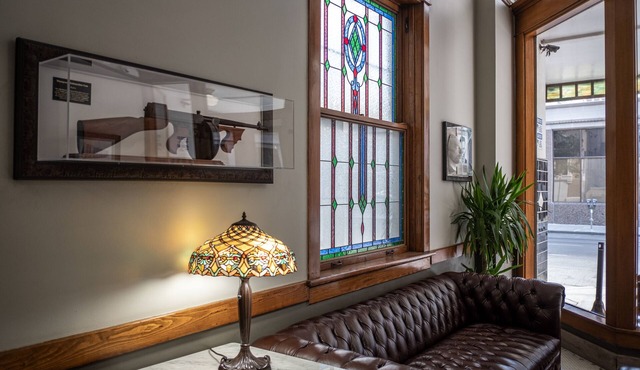 Gardner Hotel & Hostel