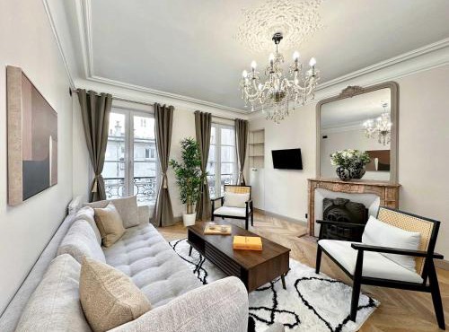Gare du Nord prestige family apartment for 6