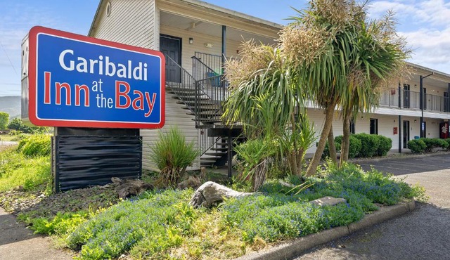 Garibaldi Inn at the Bay
