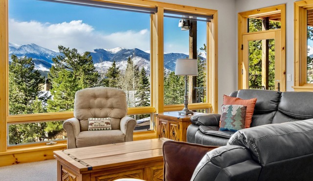 Garlands' Alpine Lodge Luxury Vacation At Windcliff 3 Bedroom Home by RedAwning