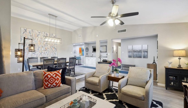 Garlands Hidden Gem, 4 Bedrooms, Hot Tub, Patio