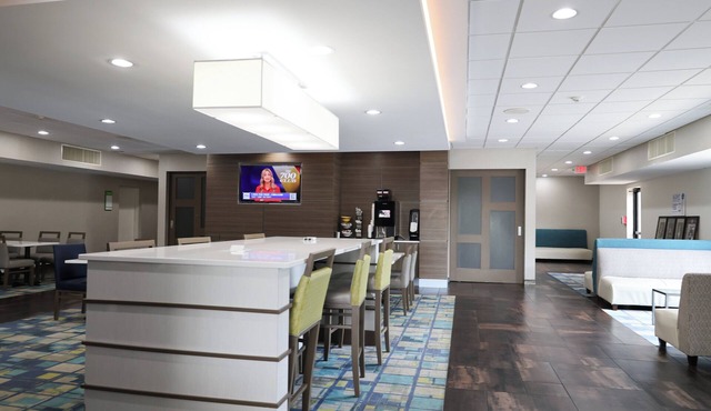 Garner Hotel Glen Burnie BWI Airport Area by IHG