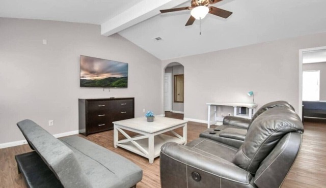 Garnet: Beautiful Gated Rental | Handicap Accessible