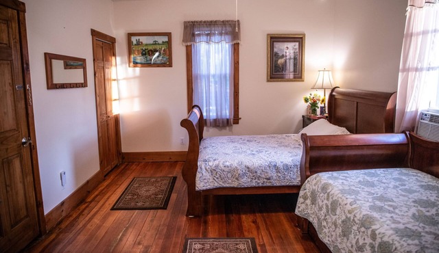 Garnet room at The Farmhouse Bed & Breakfast at Maple Bottom Farm -pet friendly