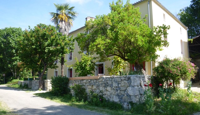 Garonne B & B nestled in a small valley, recently renovated