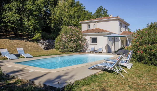 Garonne, modern home in the South of France with private swimming pool