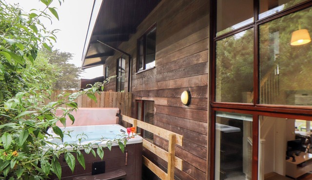 GARRAS, pet friendly, character holiday cottage in Porthtowan