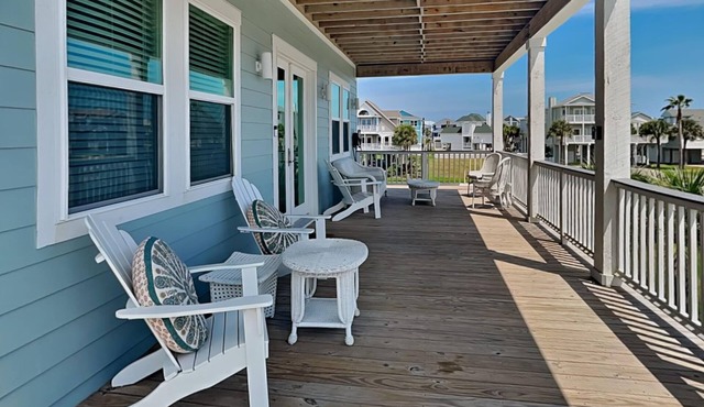 Garrett's Grotto | Spacious Home + 300 Yards to the Shore!