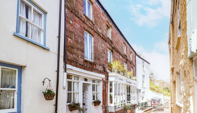 GARRETTS, pet friendly, with open fire in Kingsand And Cawsand