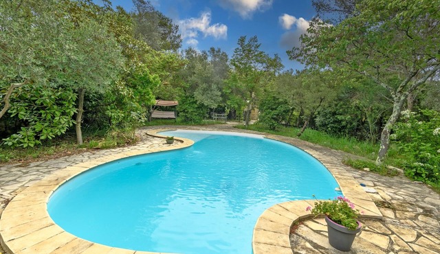Garrigue de Nîmes - Climatisé avec piscine partagée